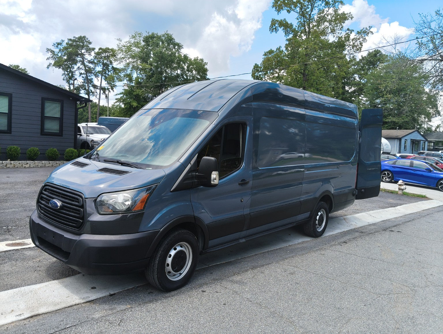 ASP Moving USA cargo van ready for local and long-distance transport